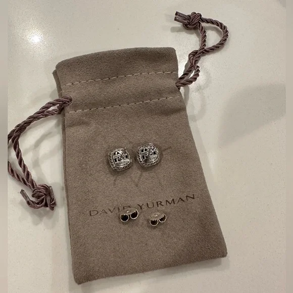 📦 MOVING SALE 📦 David Yurman Petite Albion Diamond Stud Earrings - Picture 5 of 8